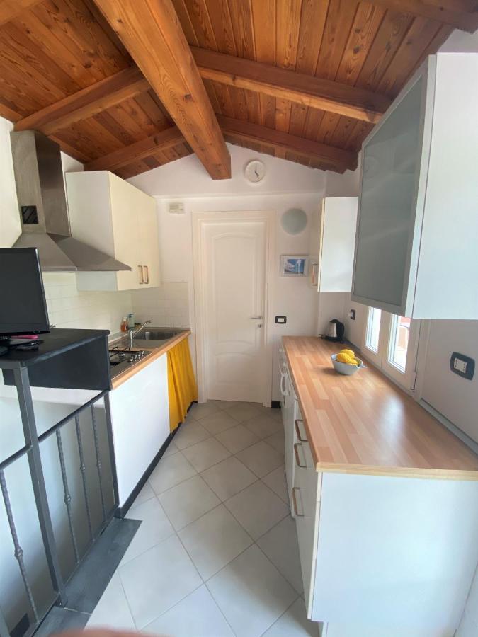 Le Case Della Lizza - Casa Rossa Levanto Bagian luar foto