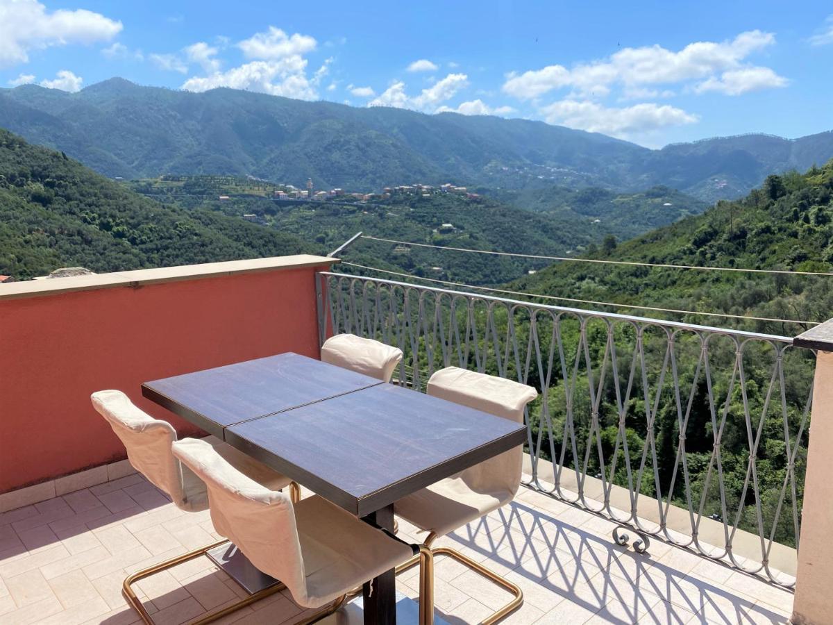 Le Case Della Lizza - Casa Rossa Levanto Bagian luar foto